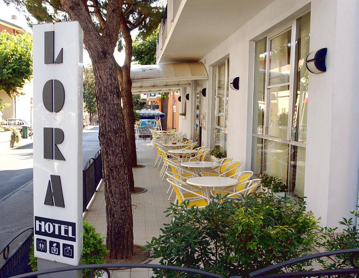 Hotel Lora Rimini Exteriér fotografie